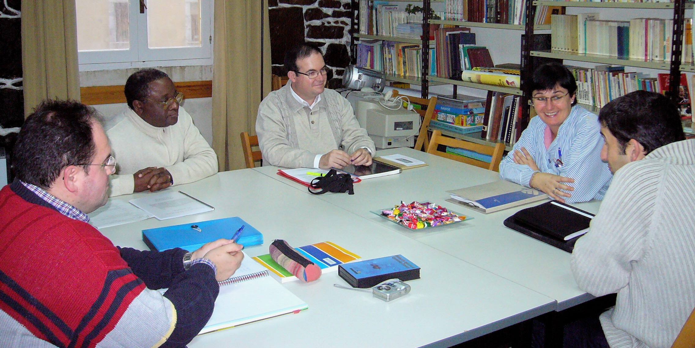 El P. Marcelo Ensema visita el equipo pastoral